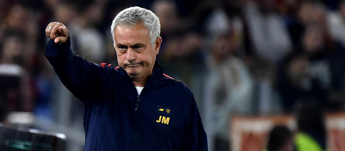 Mourinho lanzó un dardo al Barcelona por su fracaso en Champions