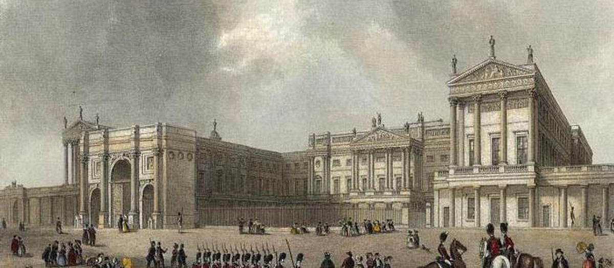 El palacio hacia 1837, representando el Marble Arch, una entrada ceremonial. Fue trasladado para dar paso al ala este en 1847