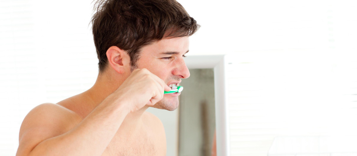 .beautiful,beauteously,nice,health,isolated,male,masculine,dentist,toothpaste,face,portrait,human,human being,person,blank,european,caucasian,muscle,look,glancing,see,view,looking,peeking,looking at,mirror,tooth,brush,wash,washing,one,hygiene,toothbrush,treatment,handsome,clean,caries,possession,holding,good,delighted,unambitious,enthusiastic,merry,radiant with joy,joyful,glad,carefree,happy,cheerfully,cheerful,gladder,use,abdomen,dentistry,bathroom,nude,naked,maddening,pert,coquettish,cute,young,younger,dental,paintbrush,white,odontology,brushing,spa,wellness,beauty,man,care,healthy,jagged,natural,muscular,sinewy,torso,goodlooking