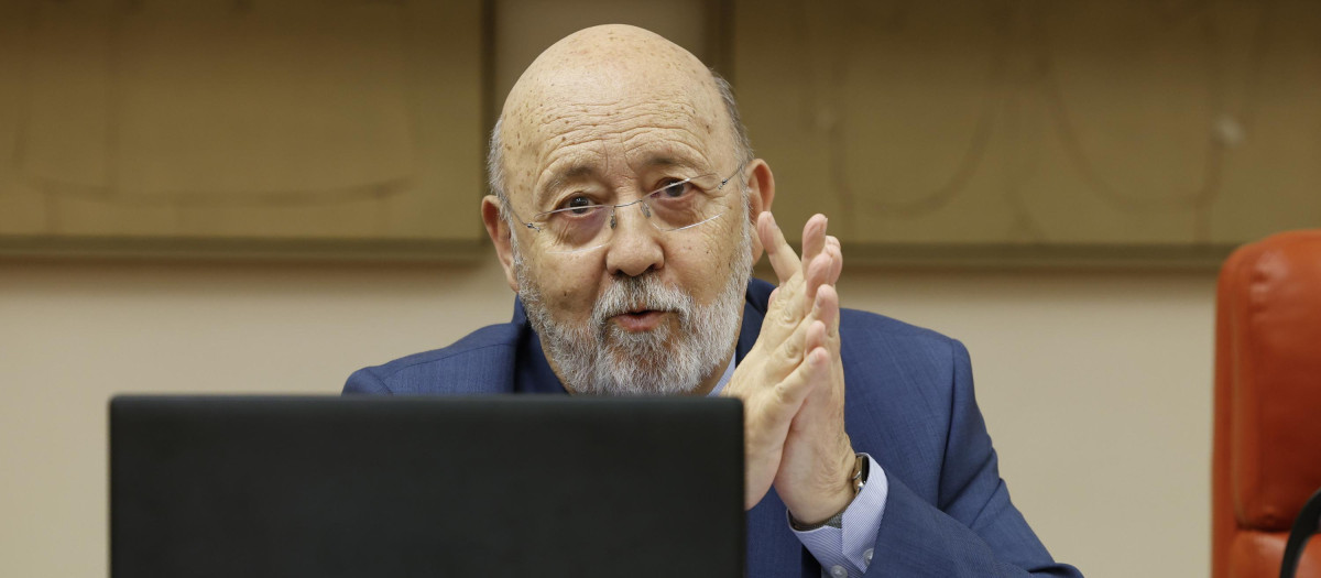 El presidente del CIS, José Félix Tezanos, este miércoles en el Congreso