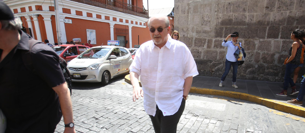 El escritor Salman Rushide en Arequipa