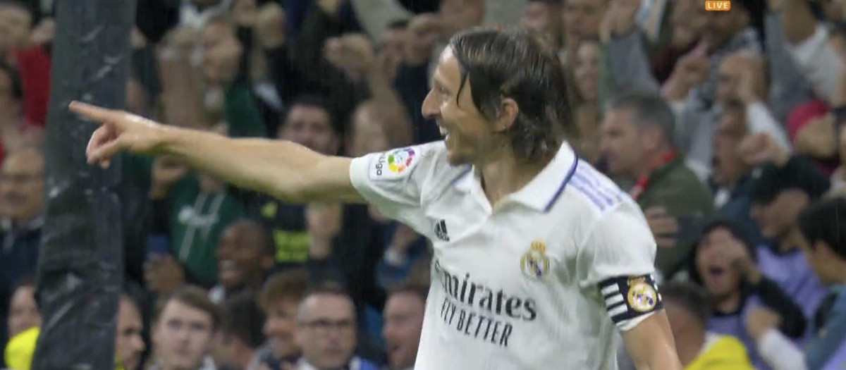Captura de la celebración del primer gol del Real Madrid ante el Sevilla