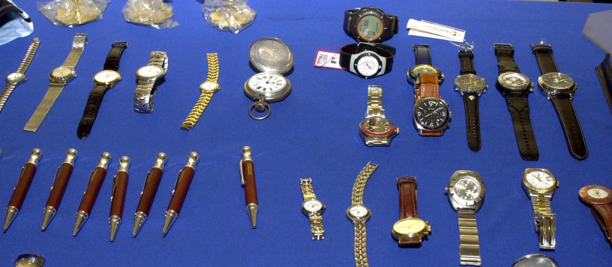 Imagen de archivo de relojes y objetos de valor robados