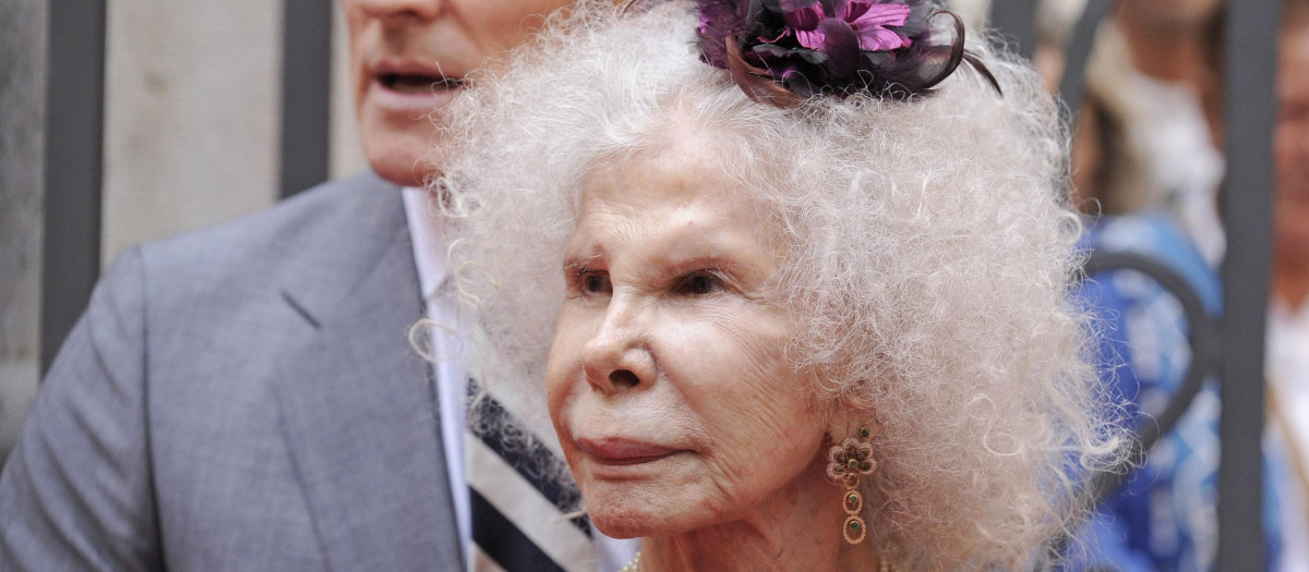 LA DUQUESA DE ALBA, CAYETANA FITZ JAMES  DURANTE LA BODA DE MARIA COLONQUES Y ANDRES BENET 
11/10/2013
VILLARREAL