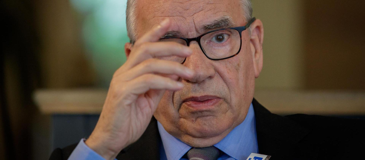 El exvicepresidente del Gobierno Alfonso Guerra durante la entrevista concedida a la Agencia EFE
