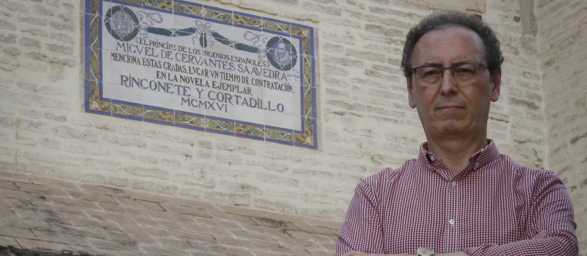 El investigador José Cabello Núñez ha encontrado treinta nuevos documentos relacionados con la vida de Miguel de Cervantes localizados en archivos sevillanos