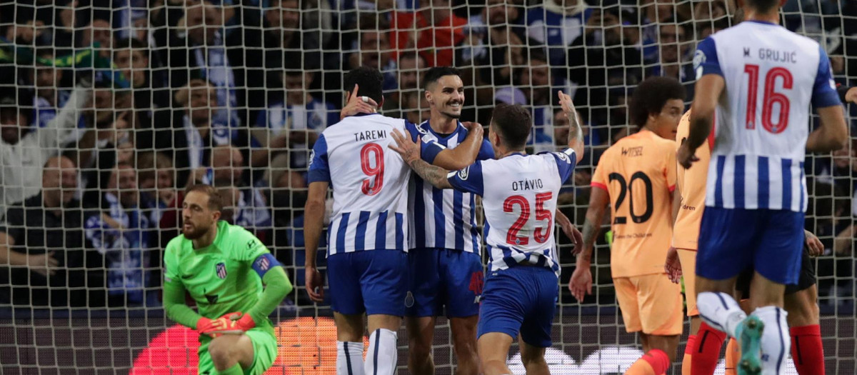 El Atlético ha perdido en Oporto (2-0) y ni siquiera jugará en Europa League