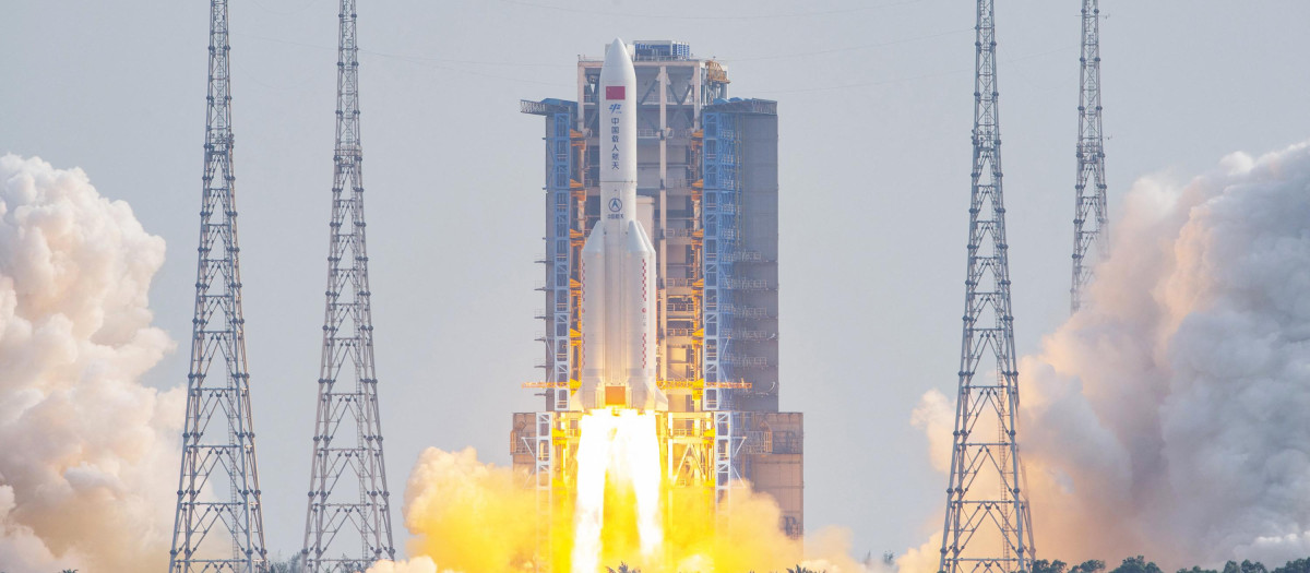 El cohete chino Long March 5B despega desde el Centro de Lanzamiento Wenchang, en la provincia de Hainan, el pasado 31 de octubre