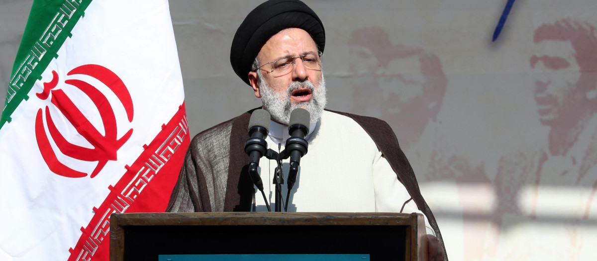 Ibrahim Raisí durante el acto de conmemoración del asalto iraní a la embajada estadounidense