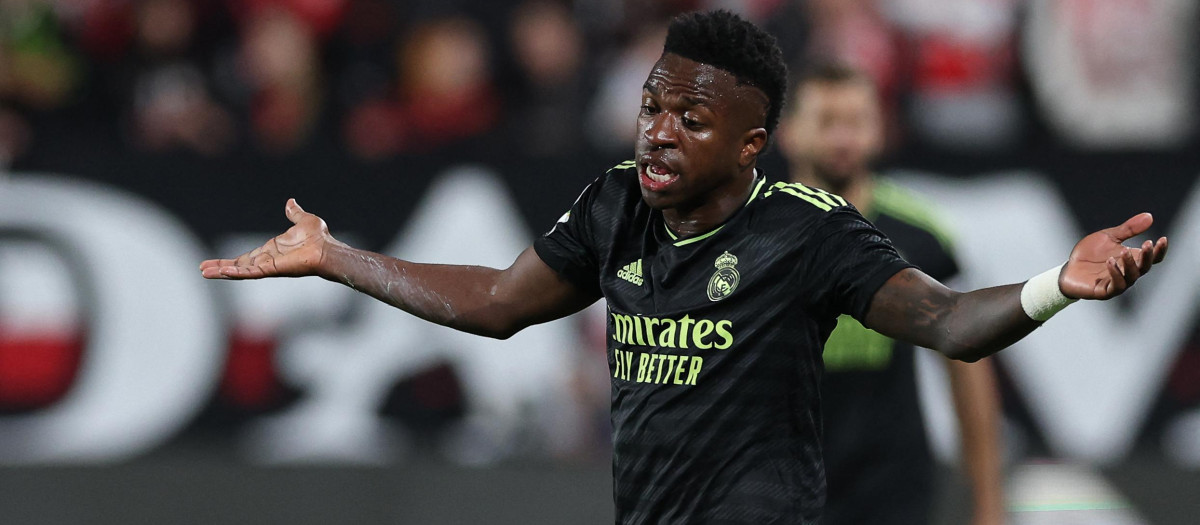 Vinicius se queja de de una jugada