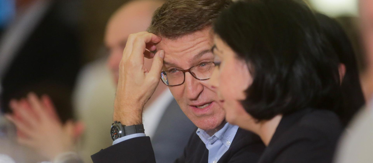 El presidente del Partido Popular, Alberto Núñez Feijóo, junto a la candidata a la alcaldía de Lugo, Elena Candia.