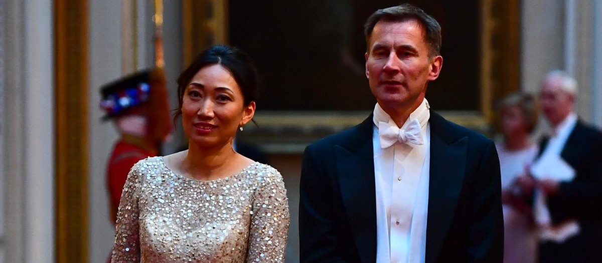 Jeremy Hunt y su mujer Lucía, en una cena de gala en Buckingham Palace