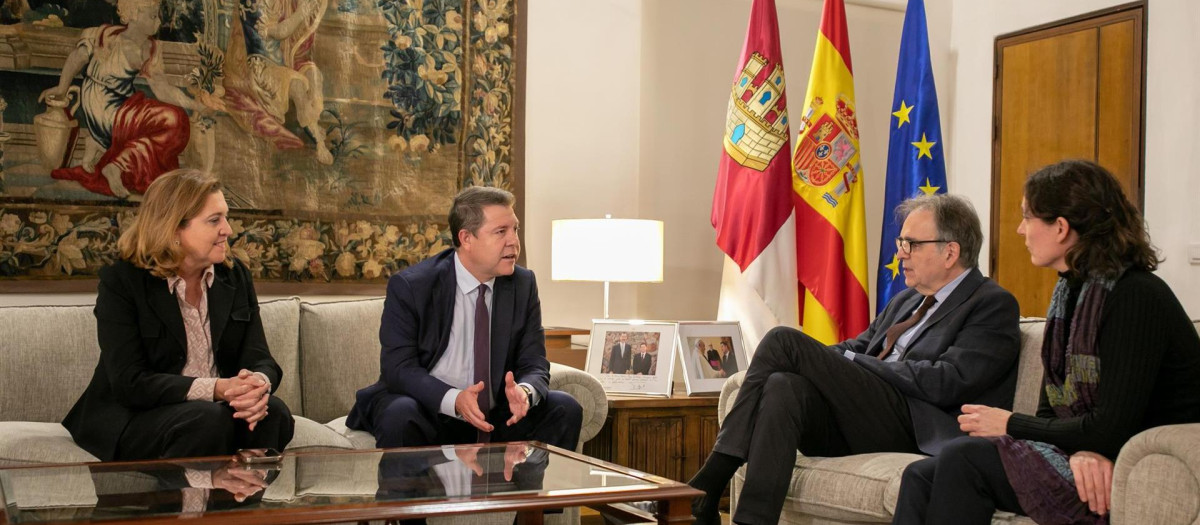 Page se reúne con Subirats en el Palacio de Fuensalida.