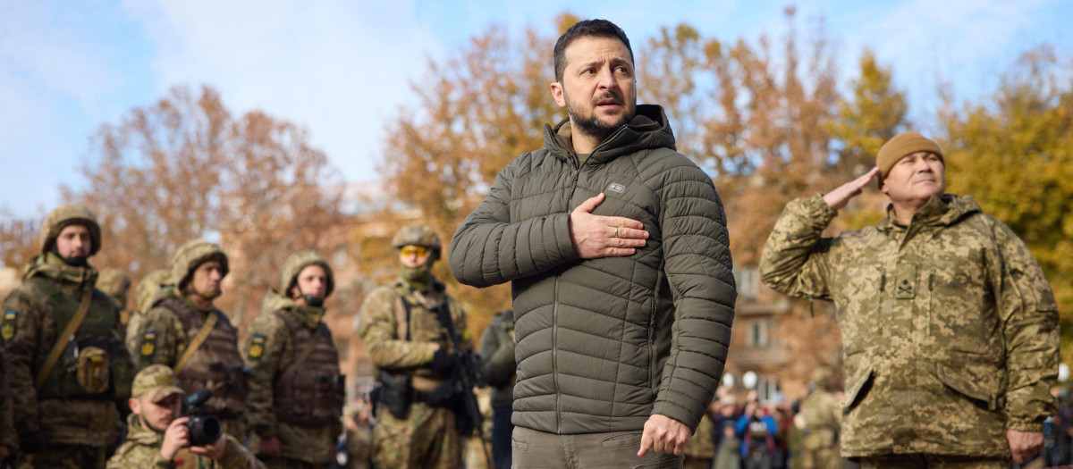 Presidente Volodímir Zelenski durante su visita a Jersón