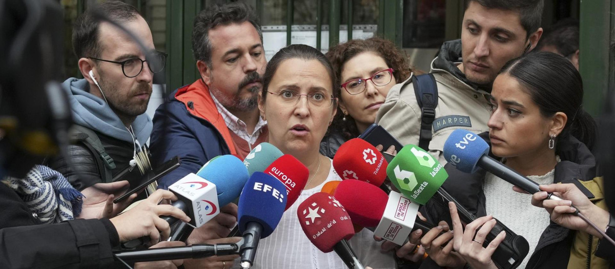 La secretaria general de Amyts, Ángela Hernández, tras la reunión en la sede de la Consejería de Sanidad de la Comunidad de Madrid.