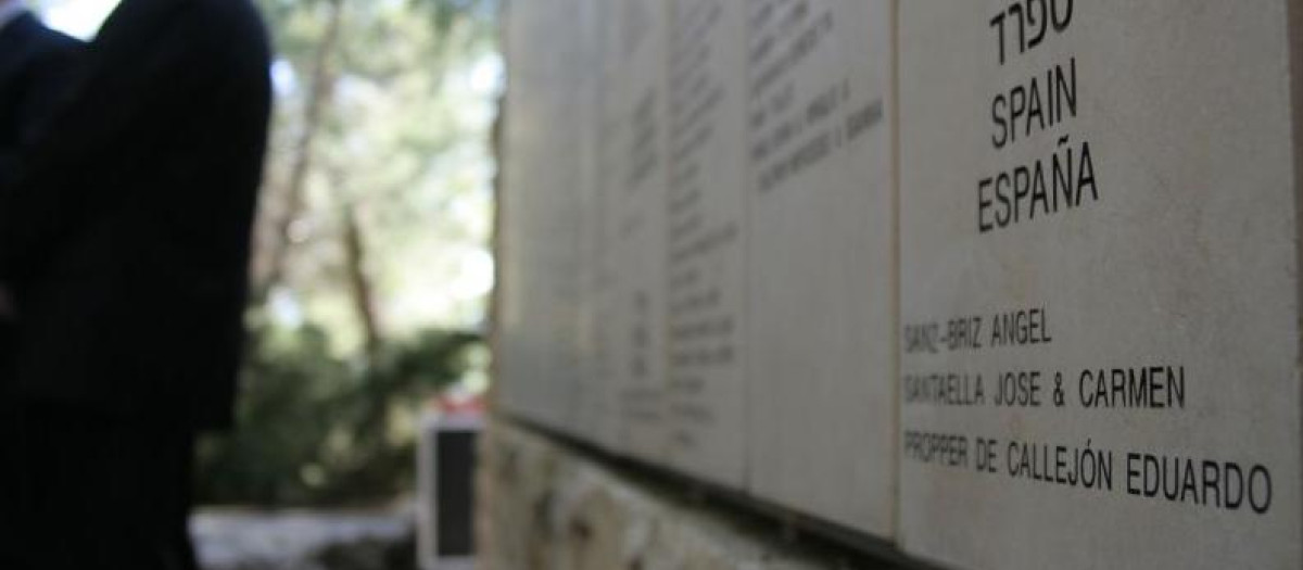 Placa que homenajea