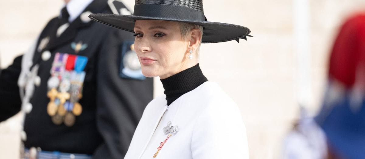 Charlene de Mónaco llega a la catedral de San Nicolás