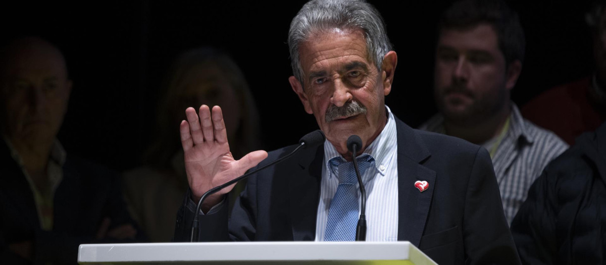 El secretario general del Partido Regionalista, Miguel Ángel Revilla, durante la celebración del XIII congreso Regional del PRC en el que ha sidio reelegido