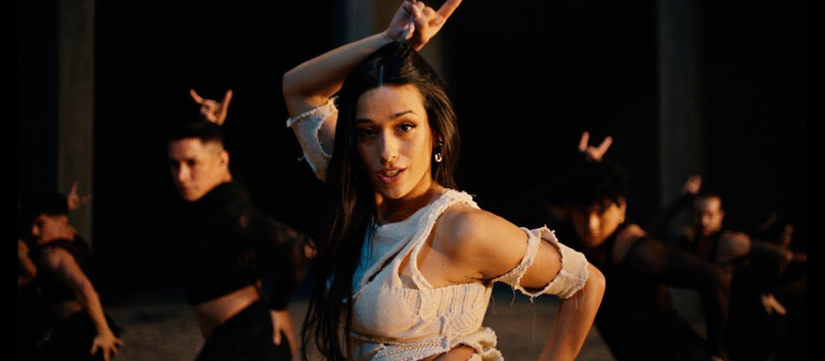 Chanel Terrero en el videoclip de 'Toke', el tema de la Selección Española para el Mundial de Qatar
