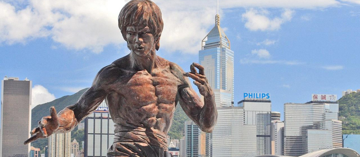 Estatua de Bruce Lee en Hong Kong