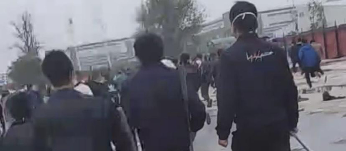 Los trabajadores de Foxconn se enfrentan a la policía