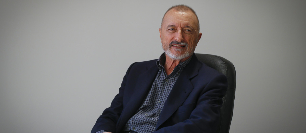 El escritor español Arturo Pérez-Reverte