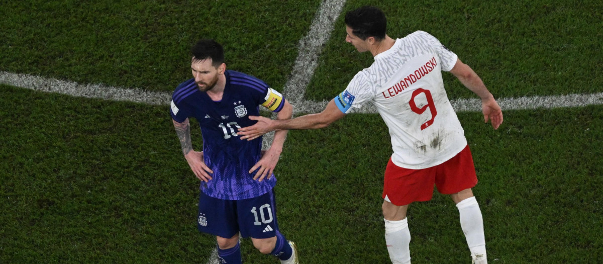 Messi ignoró a Lewandowski cuando el polaco fue a pedirle perdón por una falta