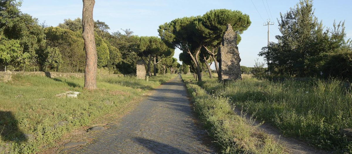 Estado actual de la Vía Apia en los alrededores de Roma