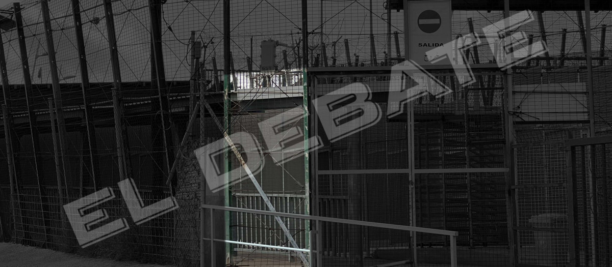 La puerta del paso fronterizo de Melilla del Barrio Chino