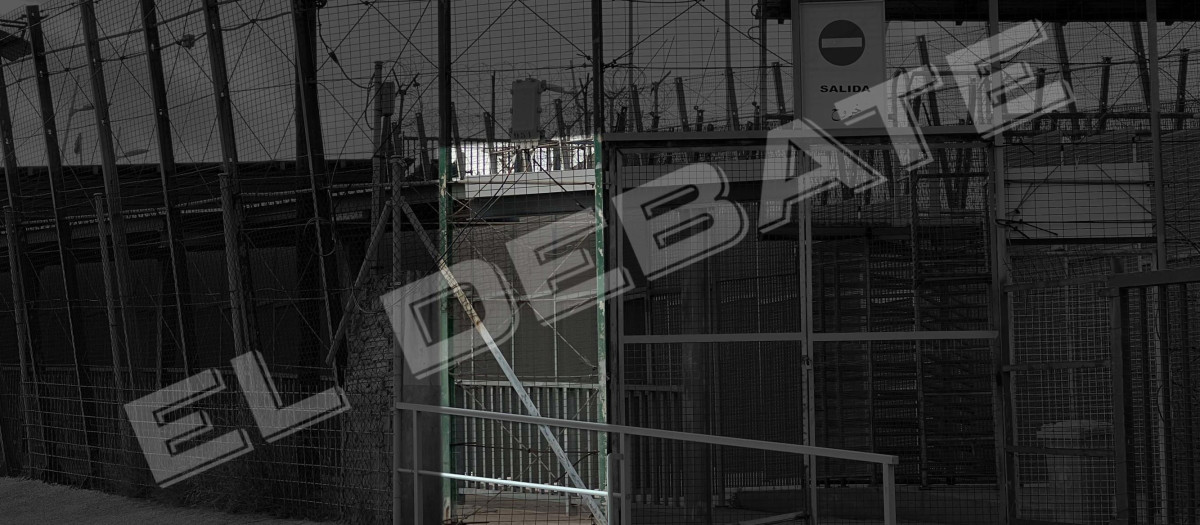 La puerta del paso fronterizo de Melilla del Barrio Chino