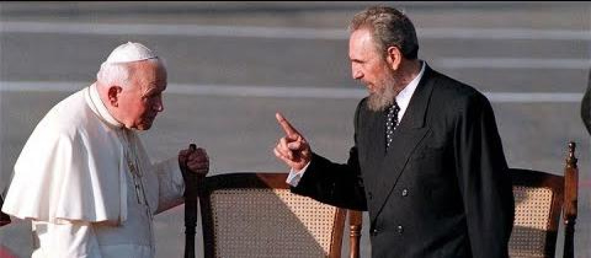Juan Pablo II y Fidel Castro en 2002