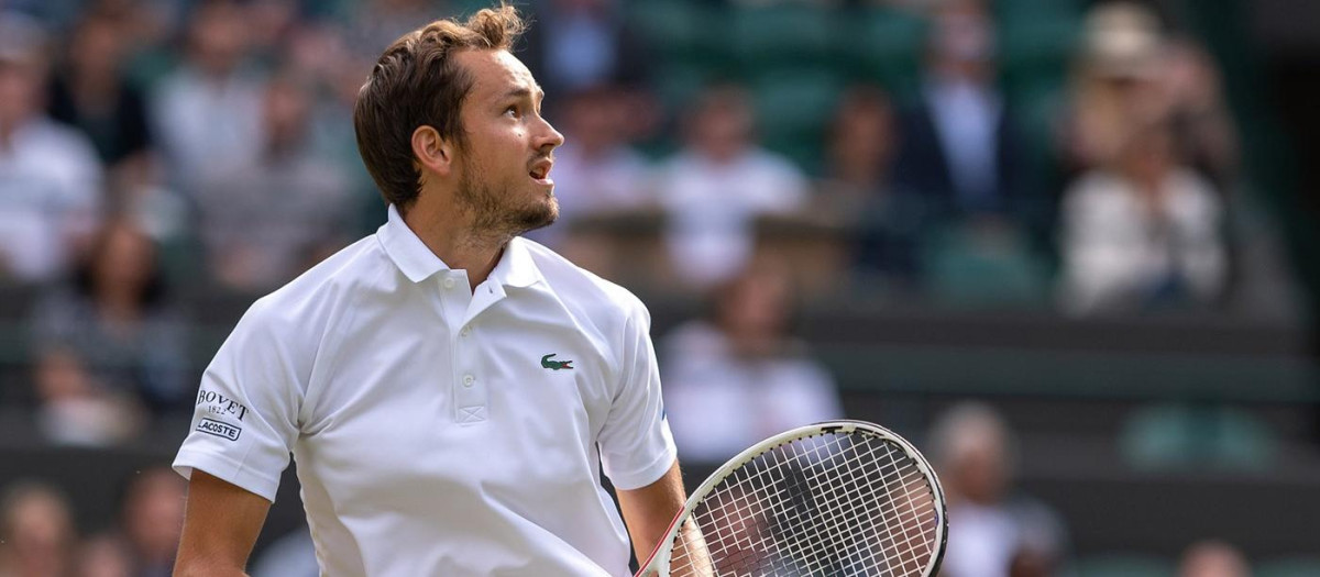 Wimbledon estudia revocar la prohibición a rusos y bielorrusos