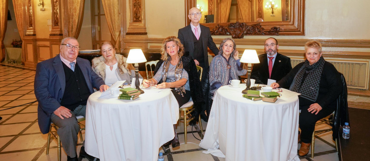 Carlos Clementson, Esperanza Jiménez, Maribel Seijo, Manuel Gahete, María Rosa, Calixto Torres y Pilar Sanabria