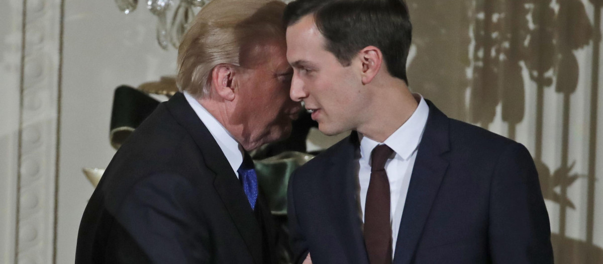 El expresidente Donald Trump y Jared Kushner esposo de su hija Ivanka Trump (2017)