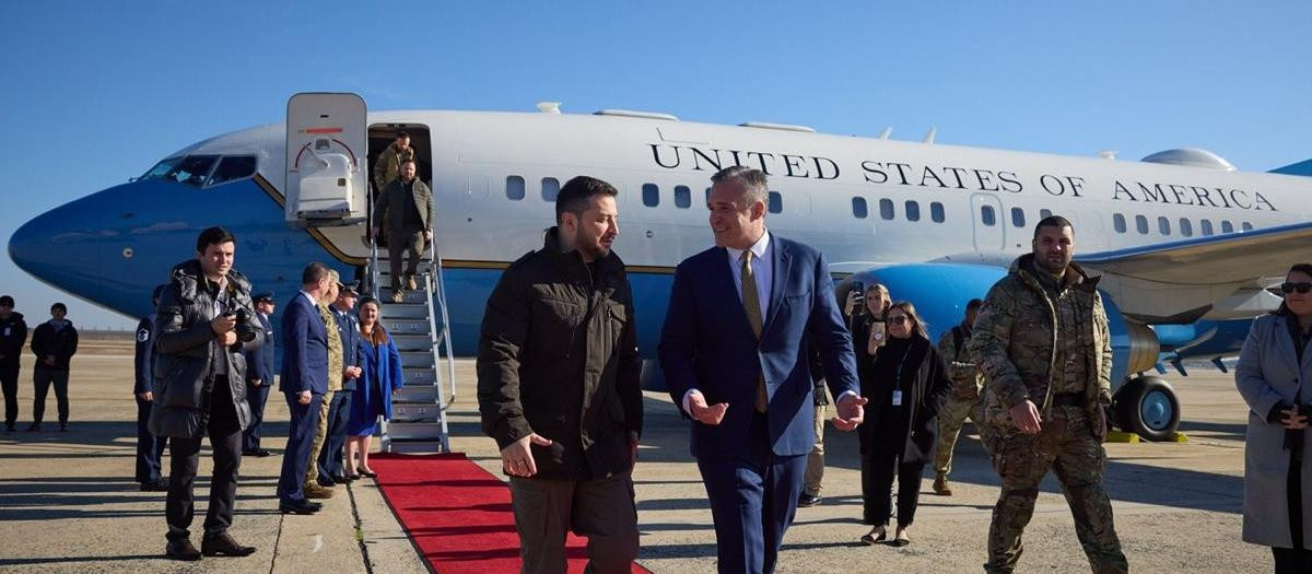 Volodímir Zelenski llegó a Washignton DC en un avión de EE.UU.
