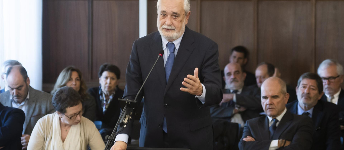 El expresidente de la Junta de Andalucía José Antonio Griñán, en 2019, durante el juicio a los ERE