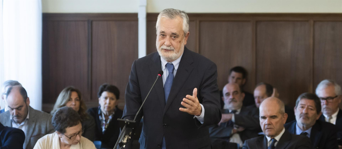 El expresidente de la Junta de Andalucía José Antonio Griñán, en 2019, durante el juicio a los ERE