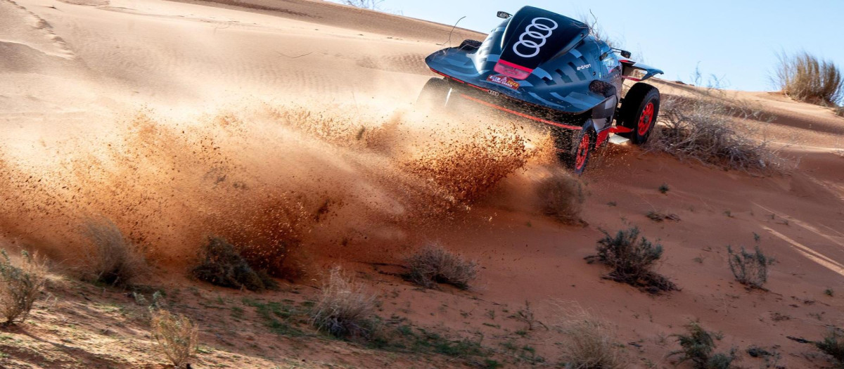 Carlos Sainz ha solventado con habilidad un duro momento en el Dakar