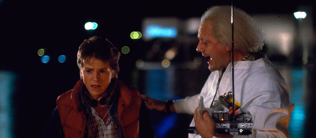 Michael J. Fox (Marty McFly) y Christopher Lloyd (Doc) en 'Regreso al futuro'