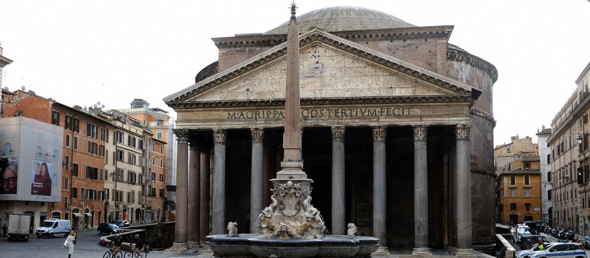 Piazza della Rotonda en la que se sitúa el Panteón de Agripa o Panteón de Roma