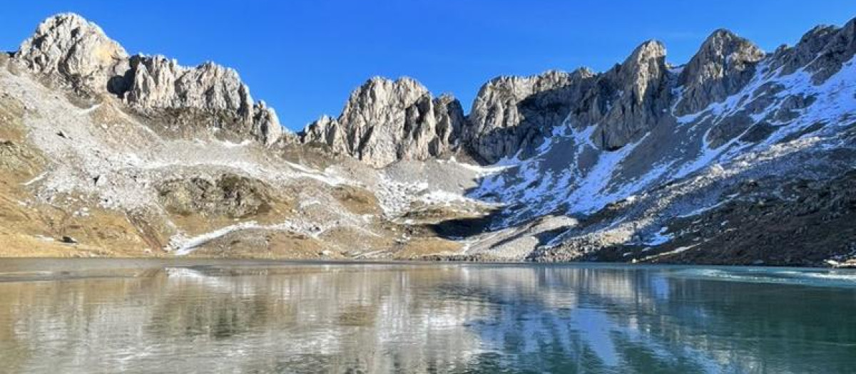 Ibon debería estar repleto de hielo y nieve