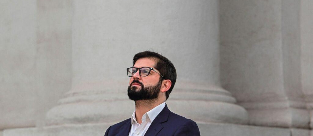 Gabriel Boric en la columna de la soledad