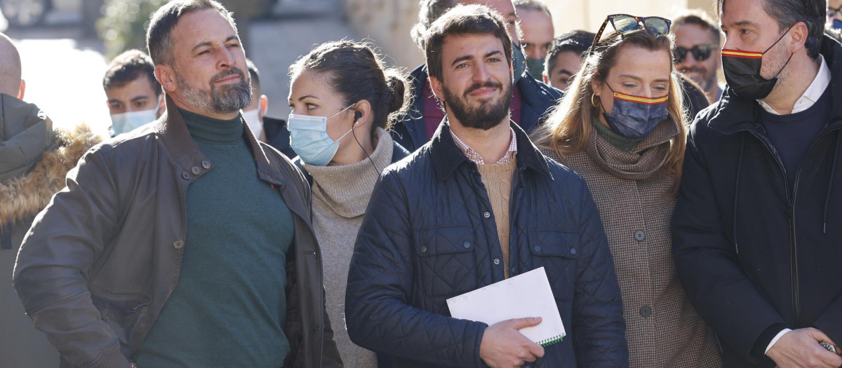 El presidente de Vox, Santiago Abascal, y el vicepresidente de la Junta de Castilla y León, Juan García-Gallardo.
