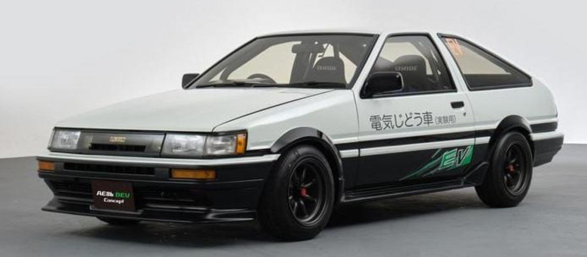 Un Toyota Corolla Levin de 1983 con etiqueta Cero tras una transformación en su motor