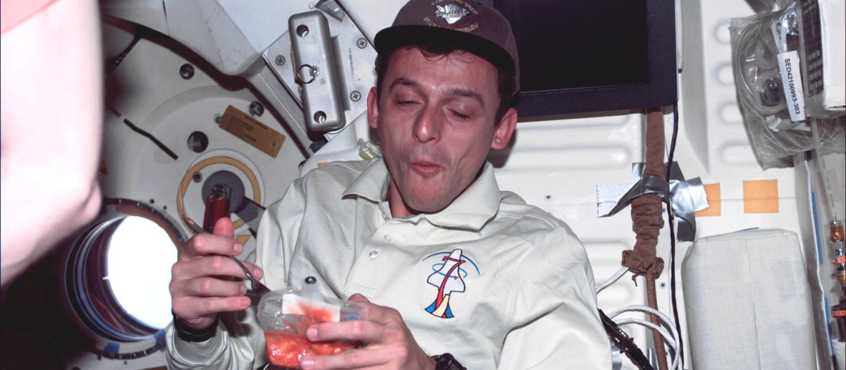 Pedro Duque en 1998 con el modelo DW6600