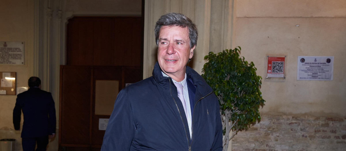 Cayetano Martinez de Irujo during anniversary funeral of Duquesa de Alba in Sevilla on Sunday, 20 November 2022.