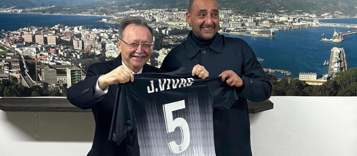 Luhay Hamido, presidente del Ceuta, junto a Juan Vivas, presidente de la Ciudad Autónoma