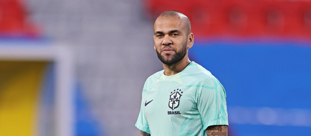 Daniel Alves of Brazil, during training at the Grand Hamad Stadium, this Thursday, 8th.