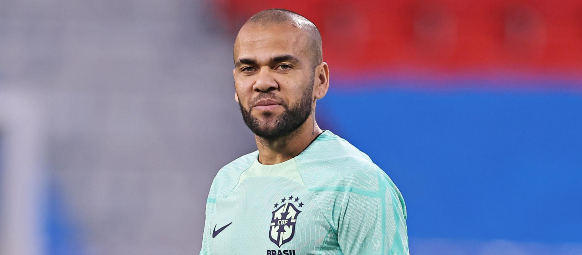 Daniel Alves of Brazil, during training at the Grand Hamad Stadium, this Thursday, 8th.