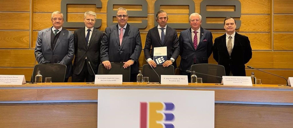 El IEE, junto con un equipo de catedráticos de Derecho Tributario y Hacienda Pública